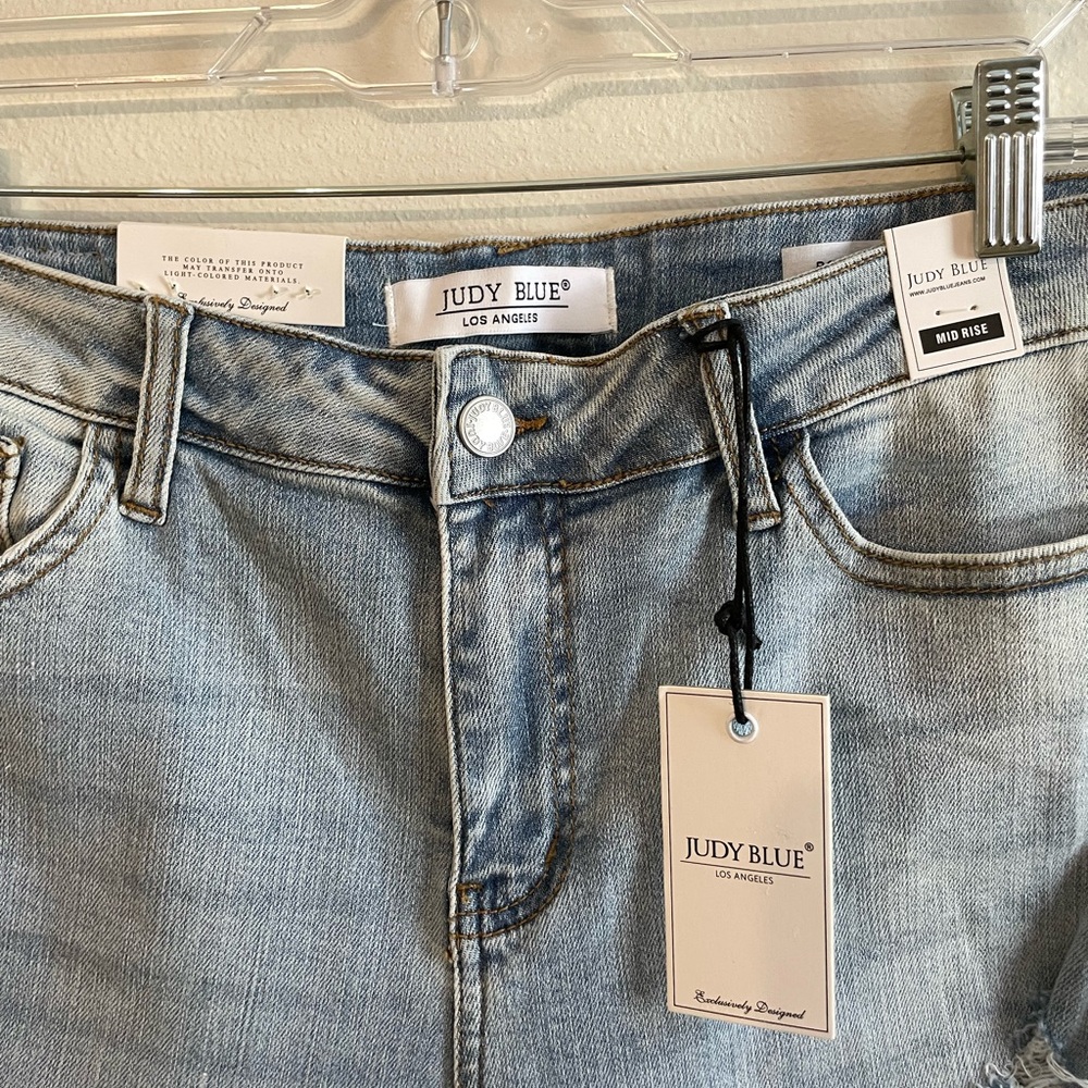Judy Blue Mid Rise Boyfriend Distressed Skinny Jeans, Size 13 (31) - Picture 3 of 10